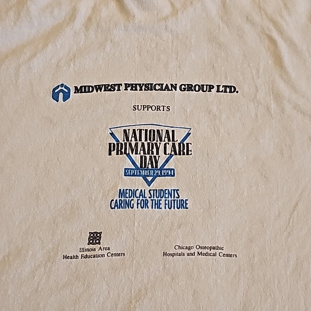 Vintage Chicago College of Osteopathic Medicine T-shirt - Picture 8 of 9